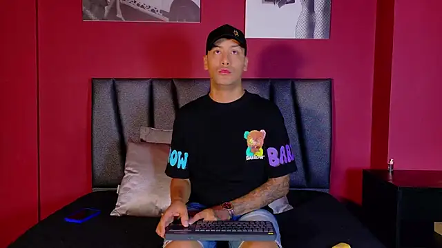 TommyBlue  online show from February 2026 06:48:01 PM