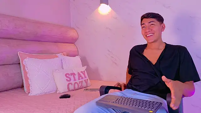 Snapshot of AxelBlaze_ chatting on February 2026 06:48:01 PM AxelBlaze online show from February 2026 06:48:01 PM