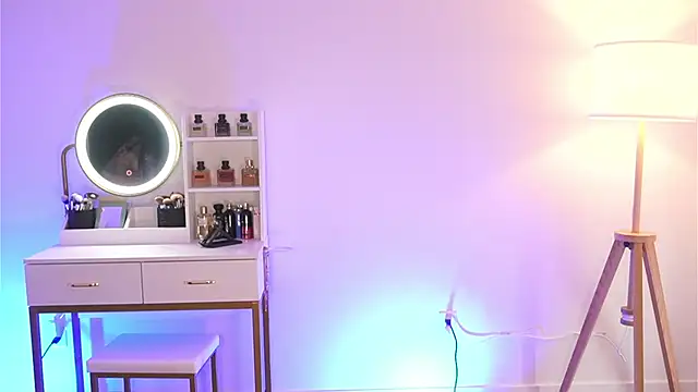 Eva-savage online show from April 2026 05:50:02 PM