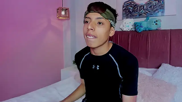 Snapshot of _camilo_ortiz chatting on June 2026 05:17:02 PM camilo ortiz online show from June 2026 05:17:02 PM