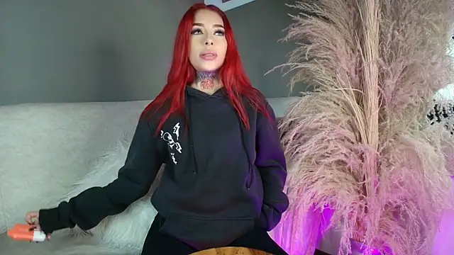 Snapshot of REDS_VELVET chatting on April 2026 02:42:02 AM REDS VELVET online show from April 2026 02:42:02 AM