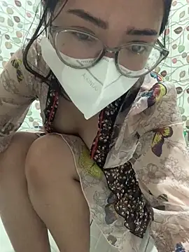 Snapshot of lonely_lunae chatting on February 2026 05:33:02 AM lonely lunae online show from February 2026 05:33:02 AM