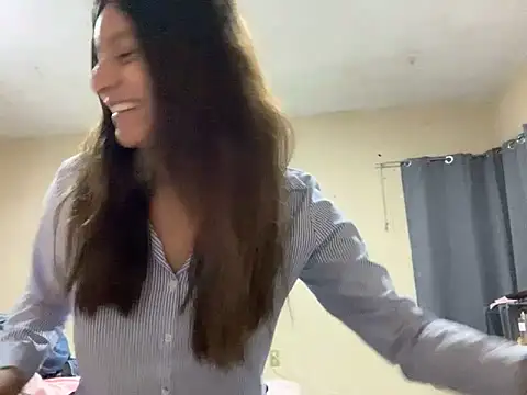 Snapshot of SinMoraaaa chatting on February 2026 03:50:01 AM SinMoraaaa online show from February 2026 03:50:01 AM