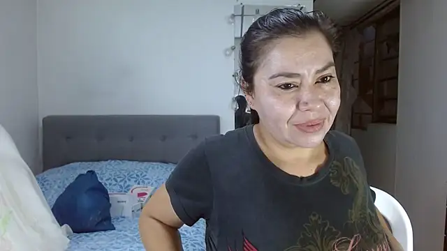 Karo sexy online show from October 2025 10:30:02 PM