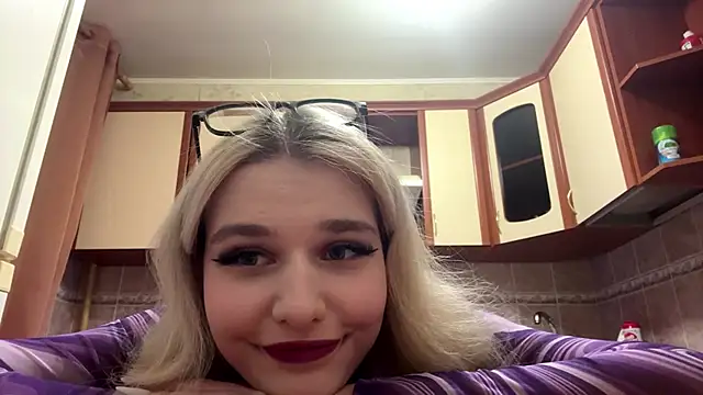 Snapshot of MiaBerlateen chatting on February 2026 02:43:02 PM MiaBerlateen online show from February 2026 02:43:02 PM