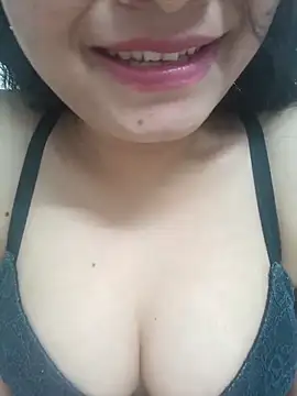 Snapshot of EliraMoon chatting on February 2026 06:50:02 PM EliraMoon online show from February 2026 06:50:02 PM