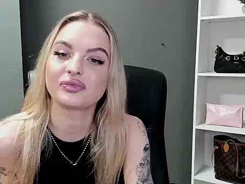 Snapshot of BlankaXCute chatting on February 2026 03:27:01 PM BlankaXCute online show from February 2026 03:27:01 PM