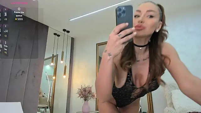 Snapshot of ElinaMoon_ chatting on March 2026 07:23:02 AM ElinaMoon online show from March 2026 07:23:02 AM