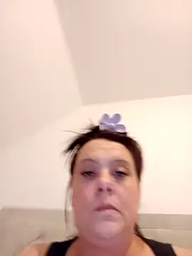 Snapshot of louisa36 chatting on March 2026 10:17:03 PM louisa36 online show from March 2026 10:17:03 PM