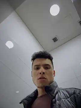 Snapshot of Eros_lee chatting on February 2026 11:56:01 PM Eros lee online show from February 2026 11:56:01 PM