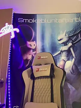 Smokebluntafterblunt online show from April 2026 02:09:02 AM