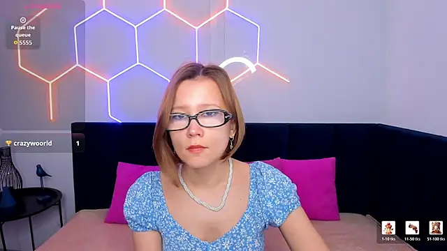 Snapshot of EmmaEthereal chatting on May 2026 01:32:02 AM EmmaEthereal online show from May 2026 01:32:02 AM