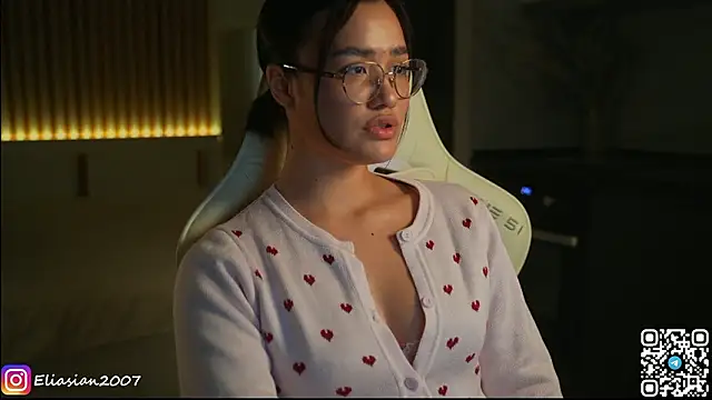 Snapshot of Eliasian chatting on March 2026 12:11:01 PM Eliasian online show from March 2026 12:11:01 PM