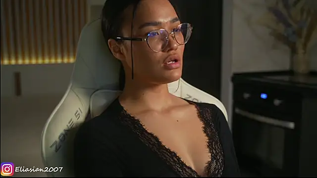 Snapshot of Eliasian chatting on March 2026 12:27:02 PM Eliasian online show from March 2026 12:27:02 PM