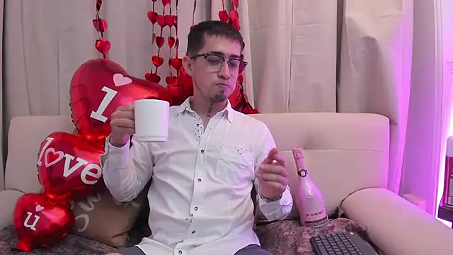 Snapshot of Tommas_Jhonson chatting on February 2026 03:47:01 AM Tommas Jhonson online show from February 2026 03:47:01 AM