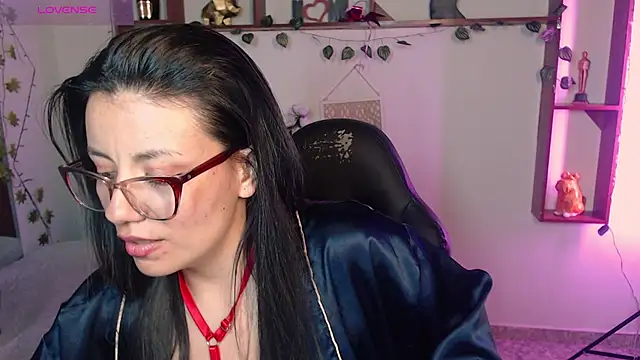 QueenRose94 online show from April 2026 01:41:01 PM