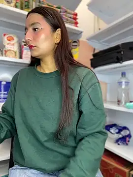 -BabyLuna online show from April 2026 12:32:02 PM