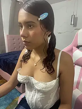 Rylia online show from April 2026 02:03:02 PM