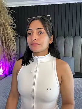 Nanda vixen  online show from May 2026 11:01:02 PM