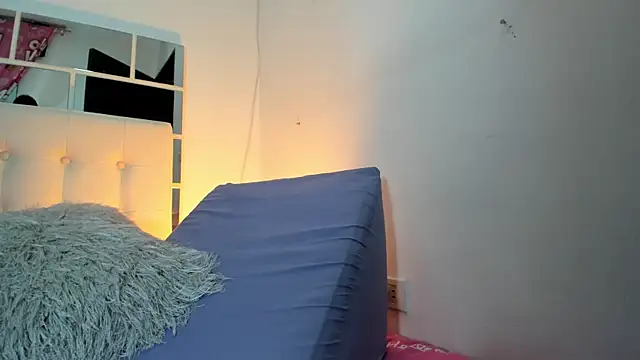 MiaEvans0 online show from May 2026 06:58:01 PM