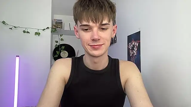 YourMilkyGuy online show from May 2026 03:18:02 PM
