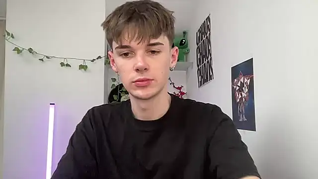 YourMilkyGuy online show from May 2026 02:13:02 PM