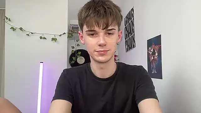YourMilkyGuy online show from May 2026 01:07:01 PM