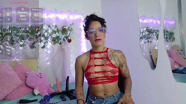 Fit valkiria online show from March 2026 07:07:01 PM