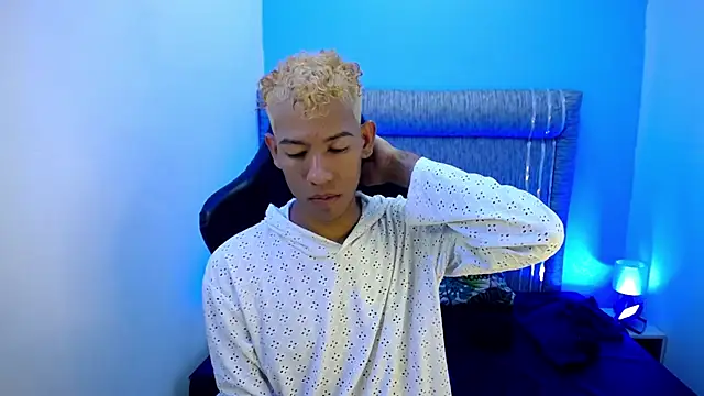 Snapshot of Taylerr_19 chatting on February 2026 03:10:02 AM Taylerr 19 online show from February 2026 03:10:02 AM