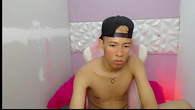 Snapshot of Taylerr_19 chatting on February 2026 04:57:02 AM Taylerr 19 online show from February 2026 04:57:02 AM