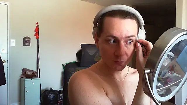 Snapshot of SpaceyLacey chatting on April 2026 01:33:02 PM SpaceyLacey online show from April 2026 01:33:02 PM