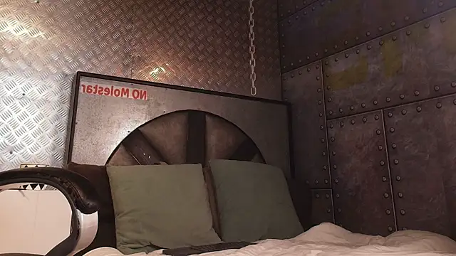 ItsZairen online show from February 2026 03:45:02 AM