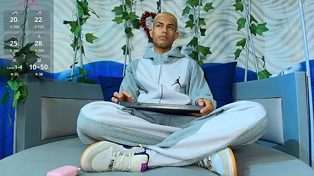 ItsZairen online show from February 2026 03:40:02 AM