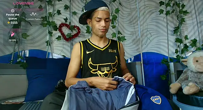 ItsZairen online show from February 2026 03:16:02 AM