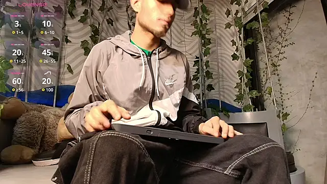 ItsZairen online show from May 2026 03:44:02 AM