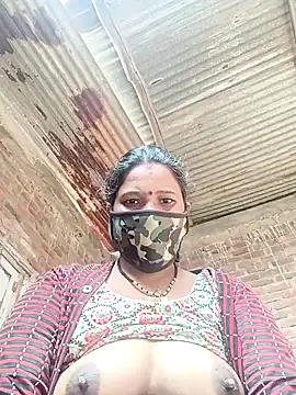 Snapshot of Kirti_sacsena chatting on February 2026 04:41:01 AM Kirti sacsena online show from February 2026 04:41:01 AM