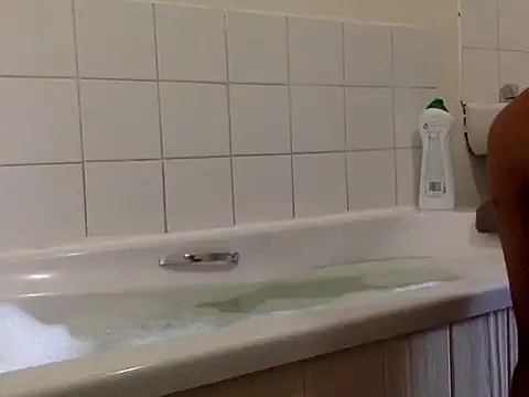 Snapshot of kentrella04 chatting on March 2026 12:32:02 PM kentrella04 online show from March 2026 12:32:02 PM