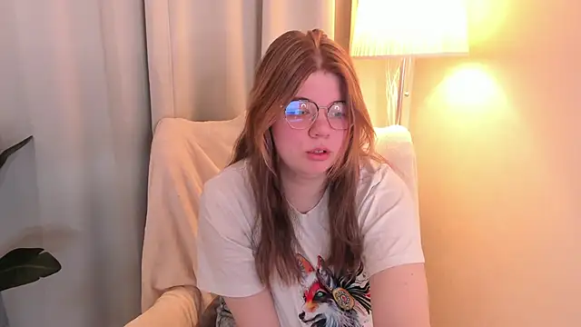 Snapshot of AminaBloom chatting on February 2026 11:18:01 AM AminaBloom online show from February 2026 11:18:01 AM