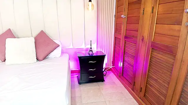 Snapshot of Sol_Midelton chatting on February 2026 12:39:02 PM Sol Midelton online show from February 2026 12:39:02 PM