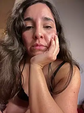 Latinaelisa online show from June 2026 03:39:02 AM