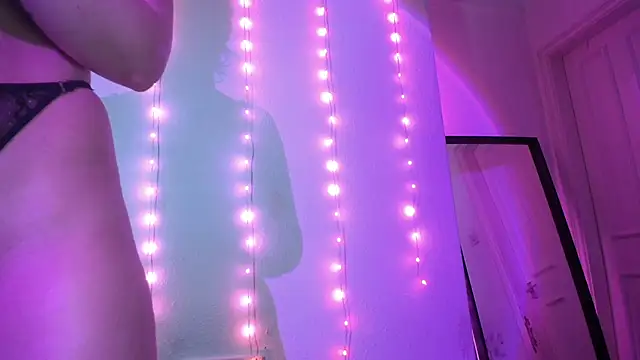 Freja Fantasy online show from February 2026 12:15:01 PM