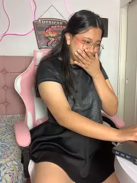 Snapshot of LilithRose_ chatting on February 2026 01:32:02 PM LilithRose online show from February 2026 01:32:02 PM