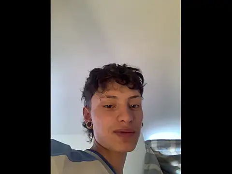 Snapshot of Damn__Love chatting on February 2026 07:32:01 PM Damn Love online show from February 2026 07:32:01 PM