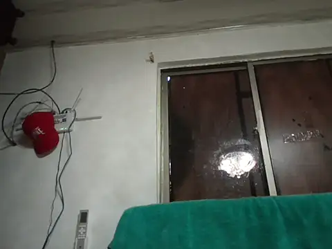 Snapshot of Quillero18 chatting on February 2026 03:49:02 PM Quillero18 online show from February 2026 03:49:02 PM