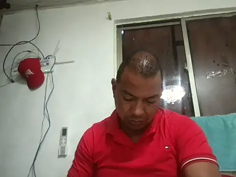 Snapshot of Quillero18 chatting on February 2026 04:11:02 PM Quillero18 online show from February 2026 04:11:02 PM