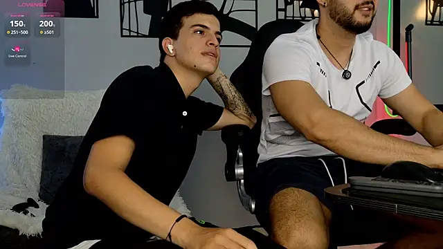 Snapshot of damian_buck chatting on March 2026 01:19:01 AM damian buck online show from March 2026 01:19:01 AM