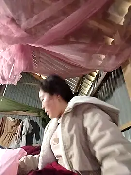 Yiyoongg online show from February 2026 01:09:02 AM