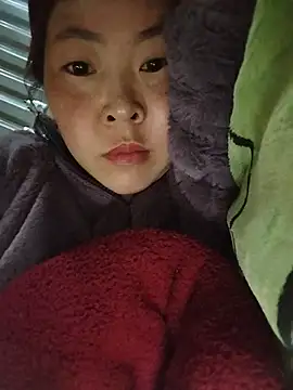 Yiyoongg online show from May 2026 11:34:01 PM