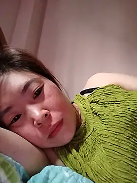 Yiyoongg online show from May 2026 11:02:01 PM