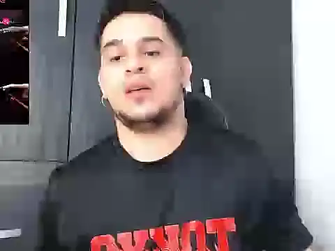 Snapshot of colin_lewis1 chatting on February 2026 03:13:01 AM colin lewis1 online show from February 2026 03:13:01 AM